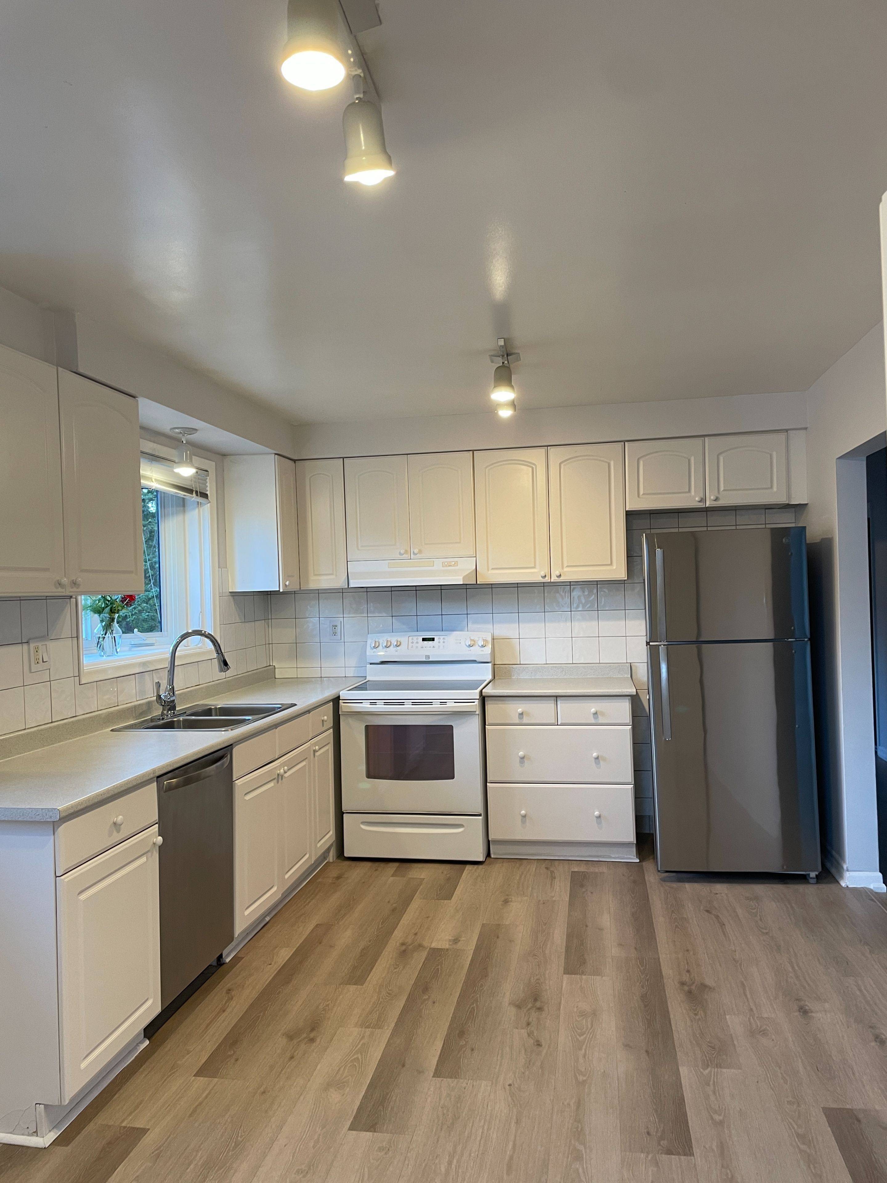 Mississauga, ON L4Y 3E8,3346 Ivernia RD #Main