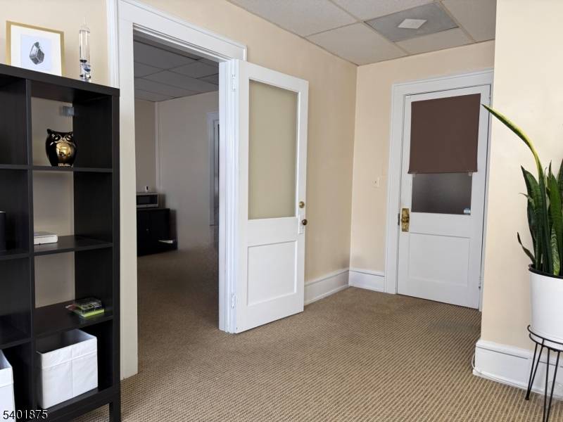 Madison Boro, NJ 07940,52 Main St