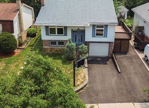 Oakville, ON L6H 2S4,1294 Forest HL #Upper