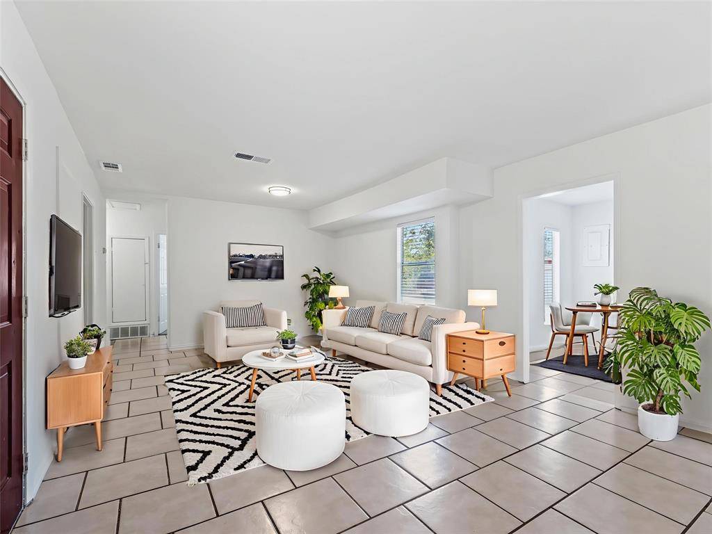 Dallas, TX 75224,826 Ryan Road