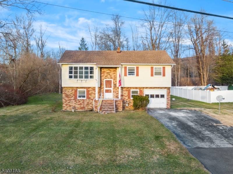 Ogdensburg Boro, NJ 07439,33 Glenbrook Rd