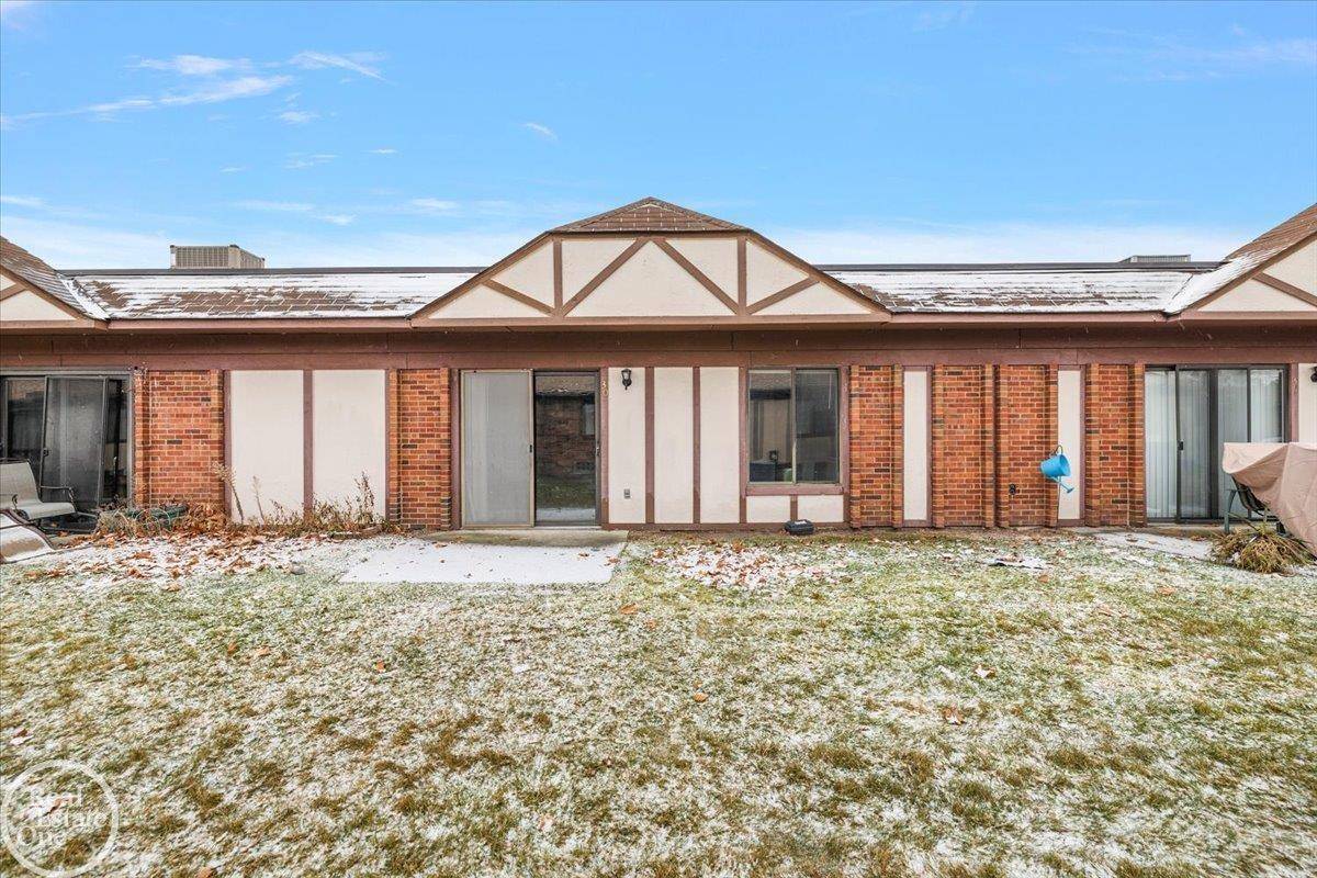 Warren, MI 48092,29900 N Grand Oaks DR