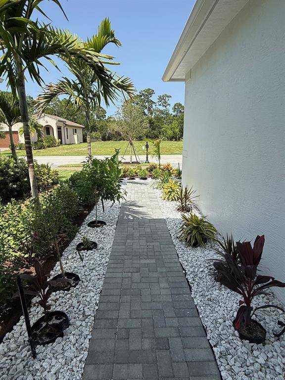 Port St Lucie, FL 34952,187 SE Via Sangro