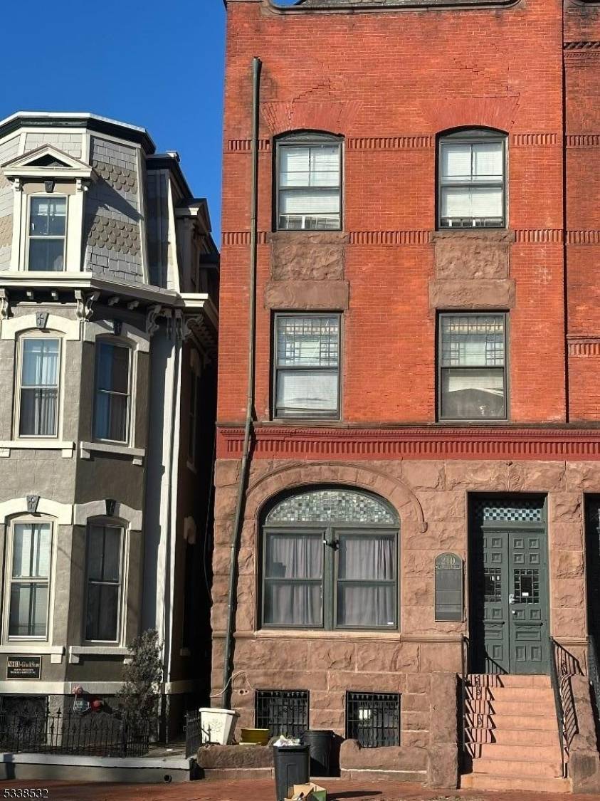 Trenton City, NJ 08608,210 W State St