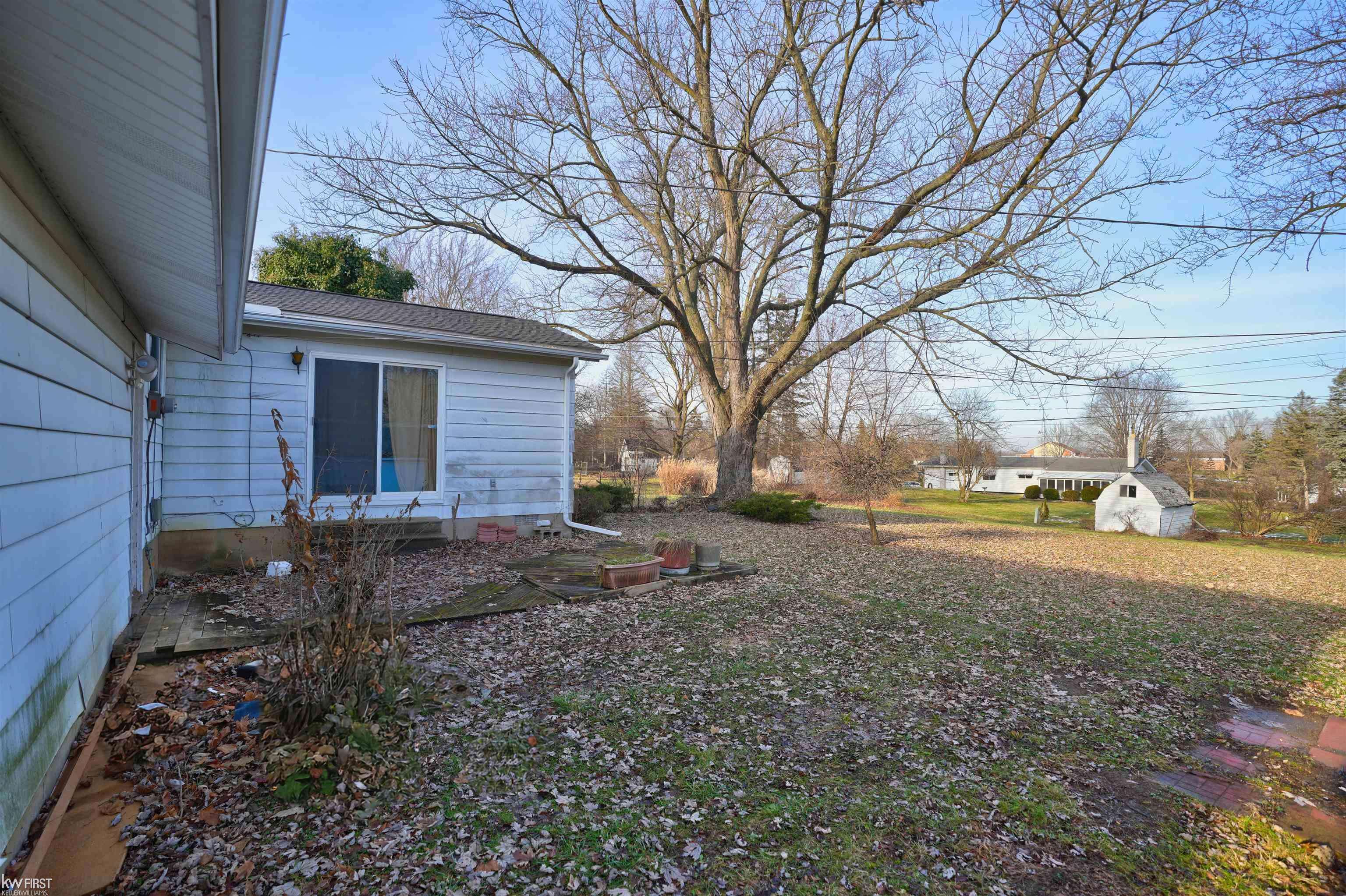 Flint, MI 48532,1368 Autumn DR