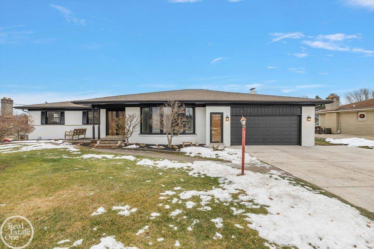 Shelby Twp, MI 48316,5594 Woodmire DR