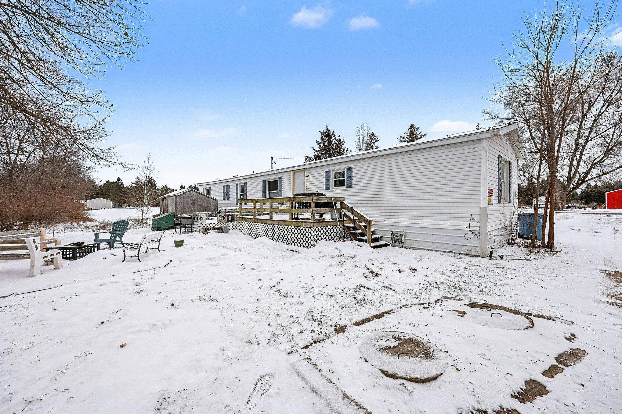 Sheridan, MI 48884,4337 Holland Lake RD