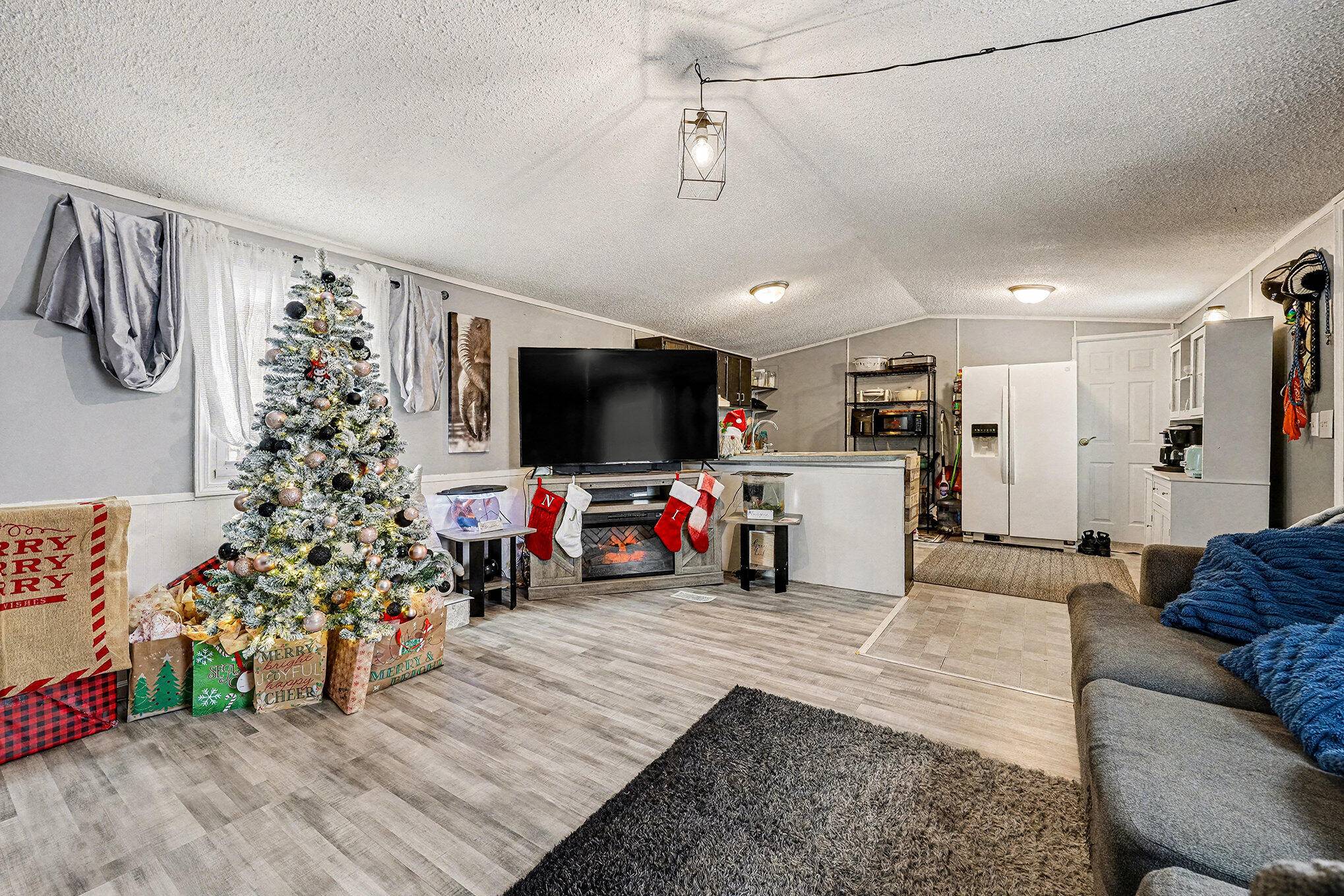 Sheridan, MI 48884,4337 Holland Lake RD