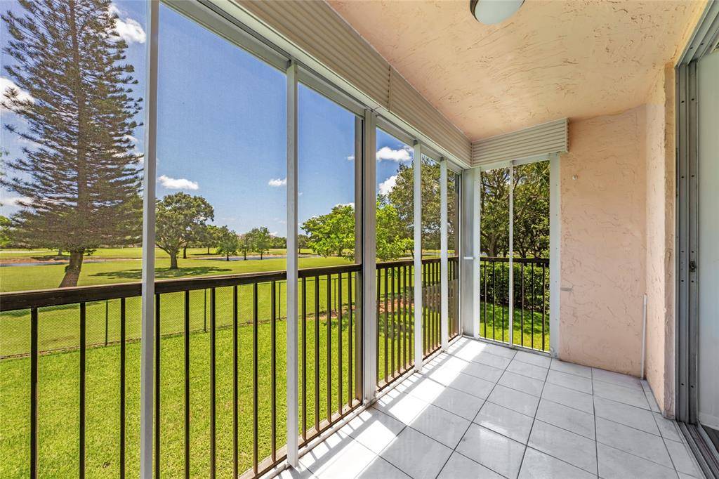 Davie, FL 33328,3150 W Rolling Hills Cir #210