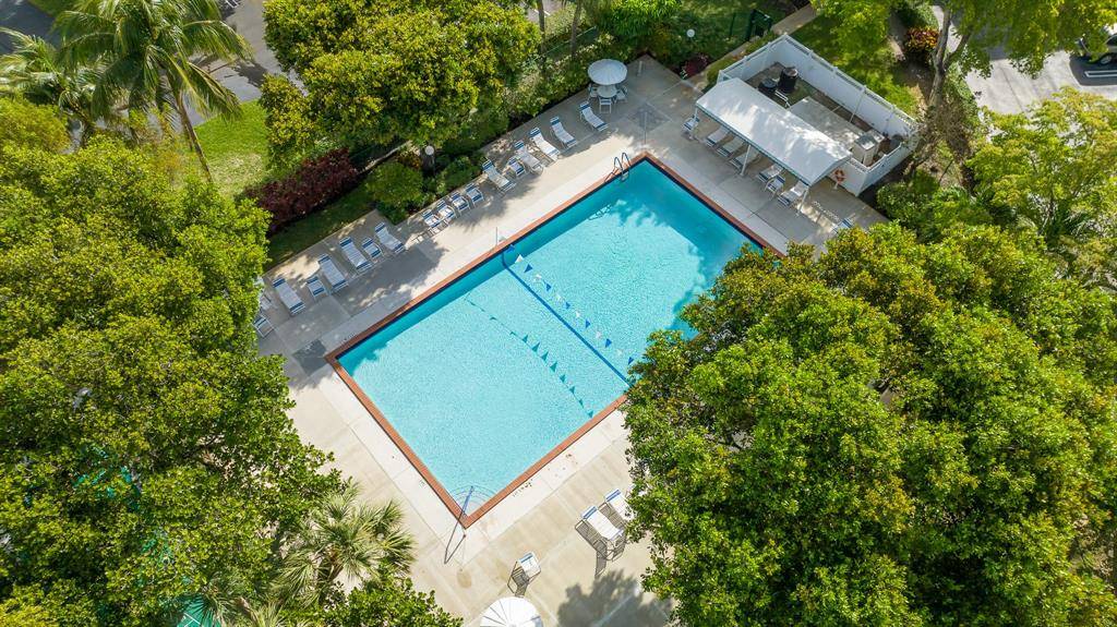 Pompano Beach, FL 33069,3800 Oaks Clubhouse Dr #110