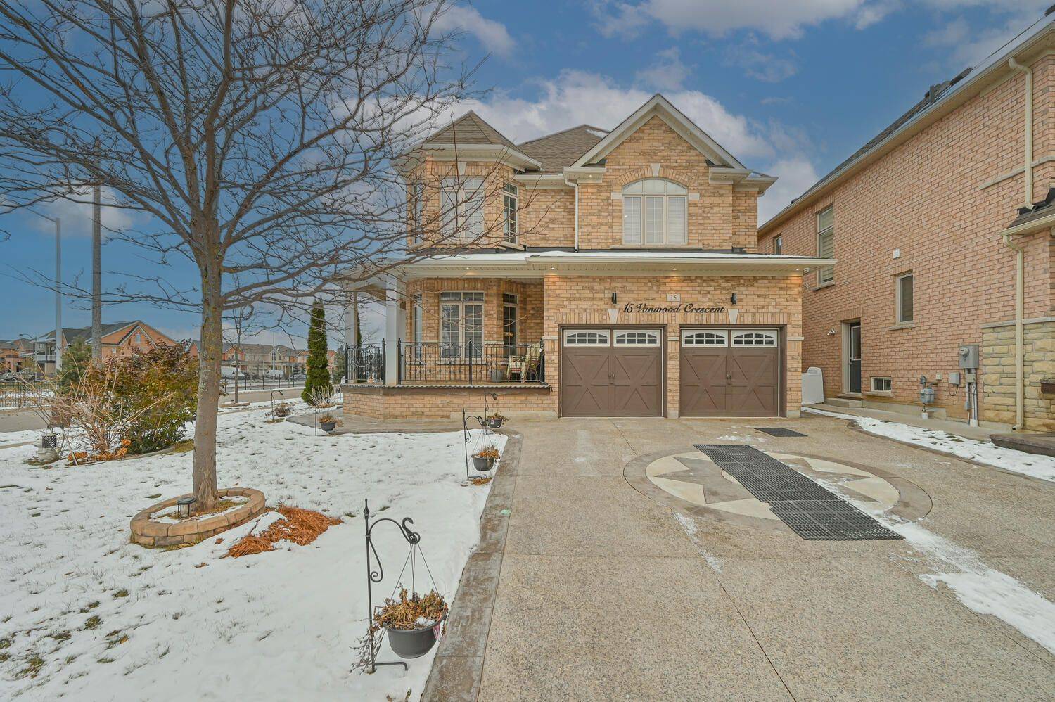Brampton, ON L6P 2X4,15 Vanwood CRES