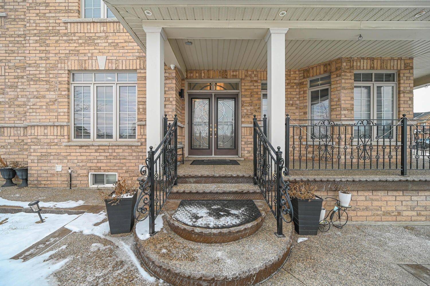 Brampton, ON L6P 2X4,15 Vanwood CRES