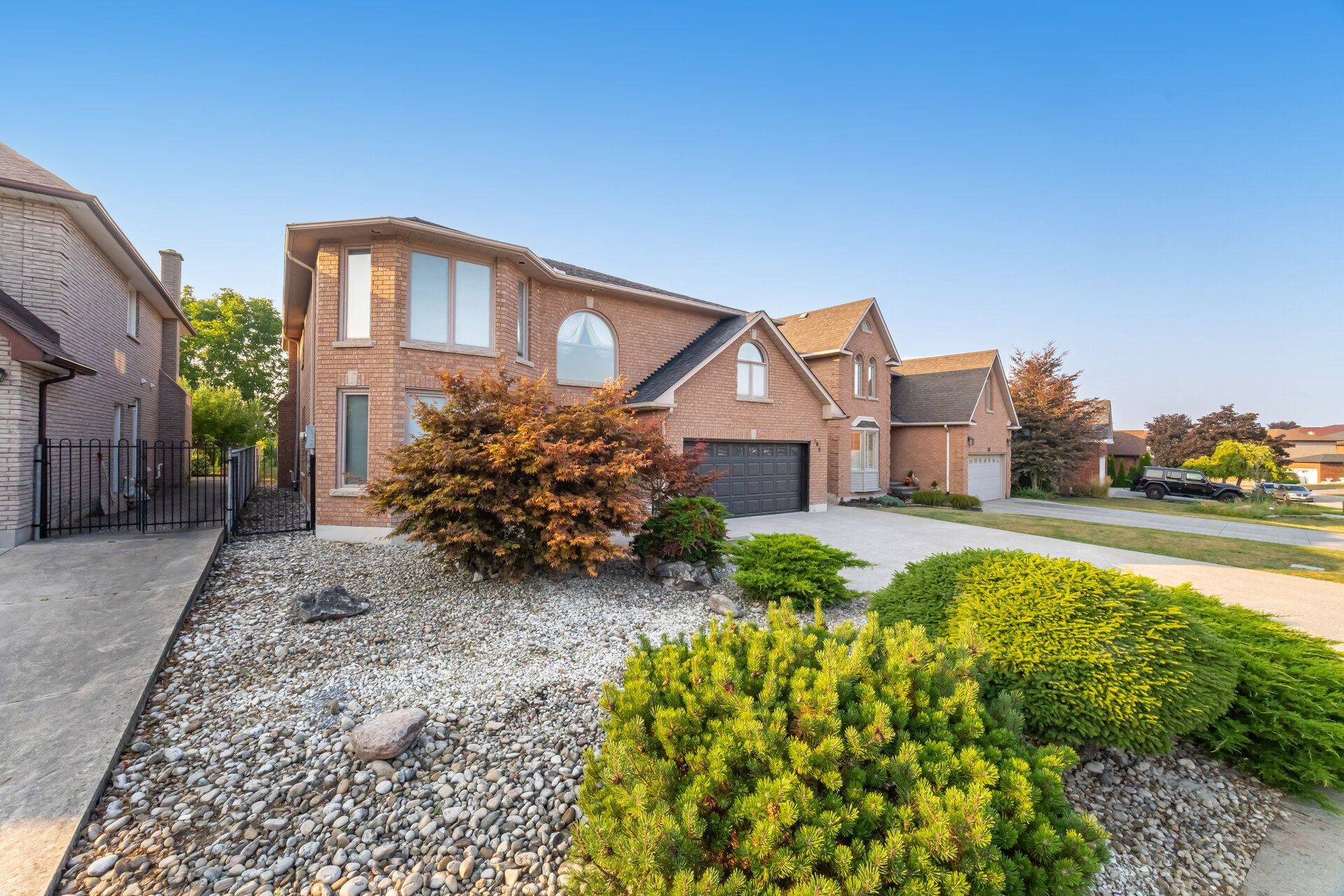 Hamilton, ON L8G 5B3,100 National DR