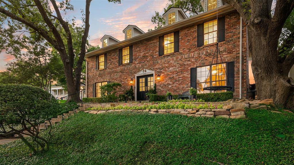 Dallas, TX 75243,9315 Moss Circle Drive