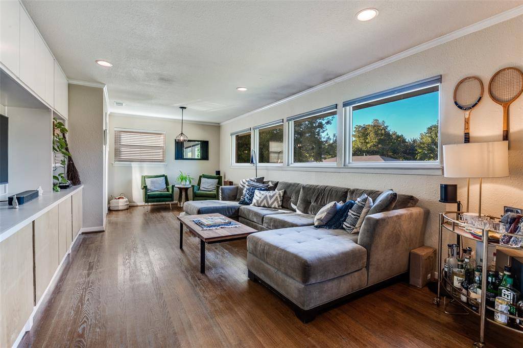 Dallas, TX 75229,3528 Woodleigh Drive