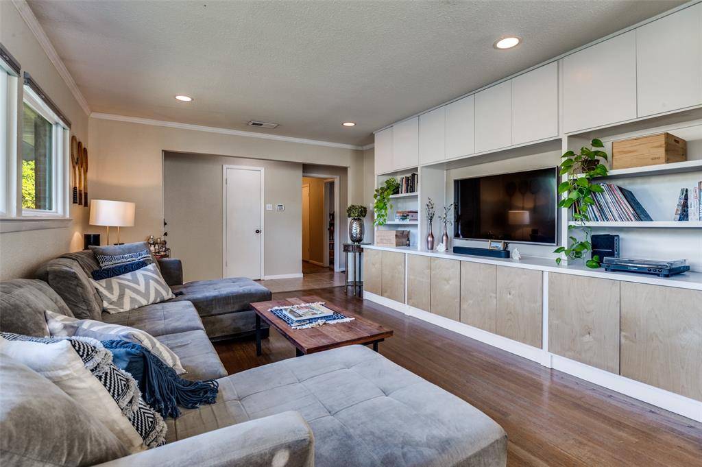 Dallas, TX 75229,3528 Woodleigh Drive