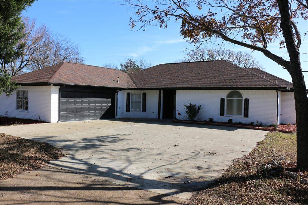 Quinlan, TX 75474,2858 Waters Edge