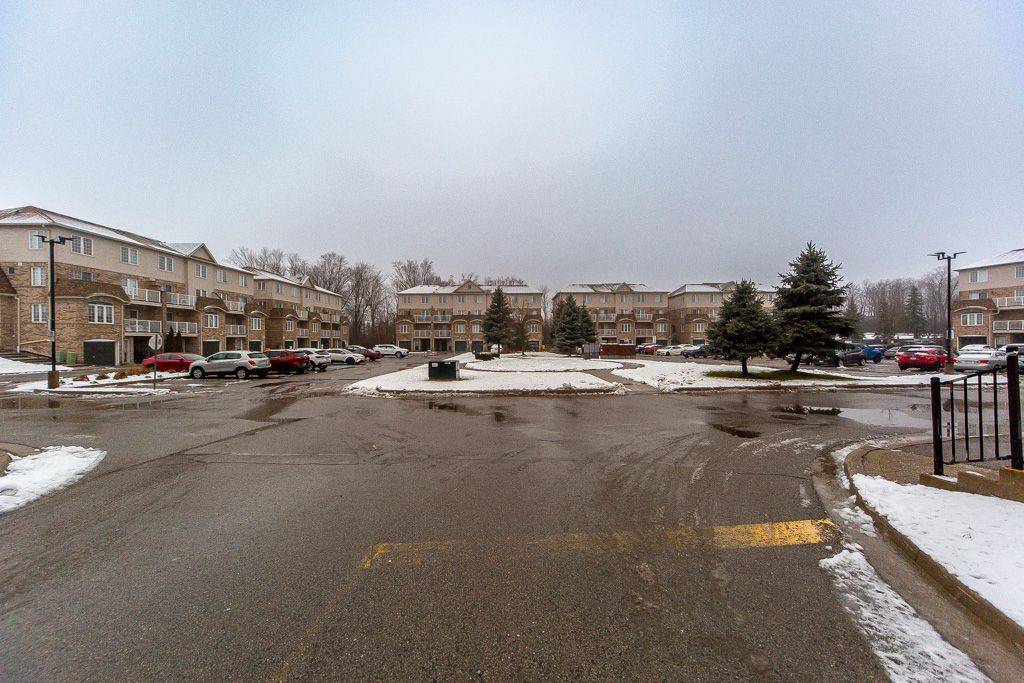 Toronto E11, ON M1B 6C6,200 McLevin AVE #34