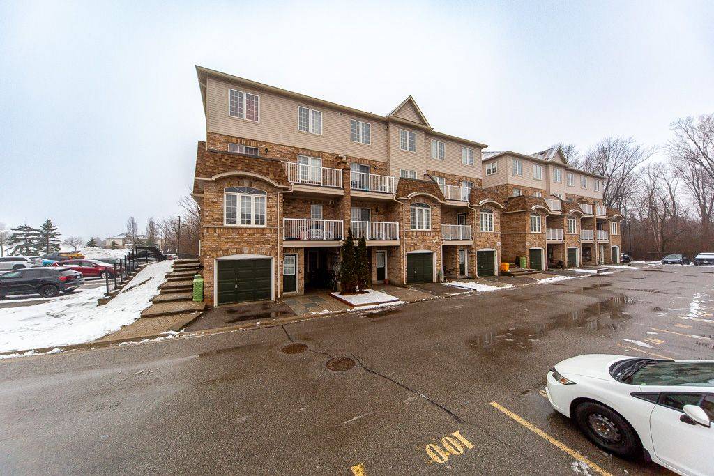 Toronto E11, ON M1B 6C6,200 McLevin AVE #34