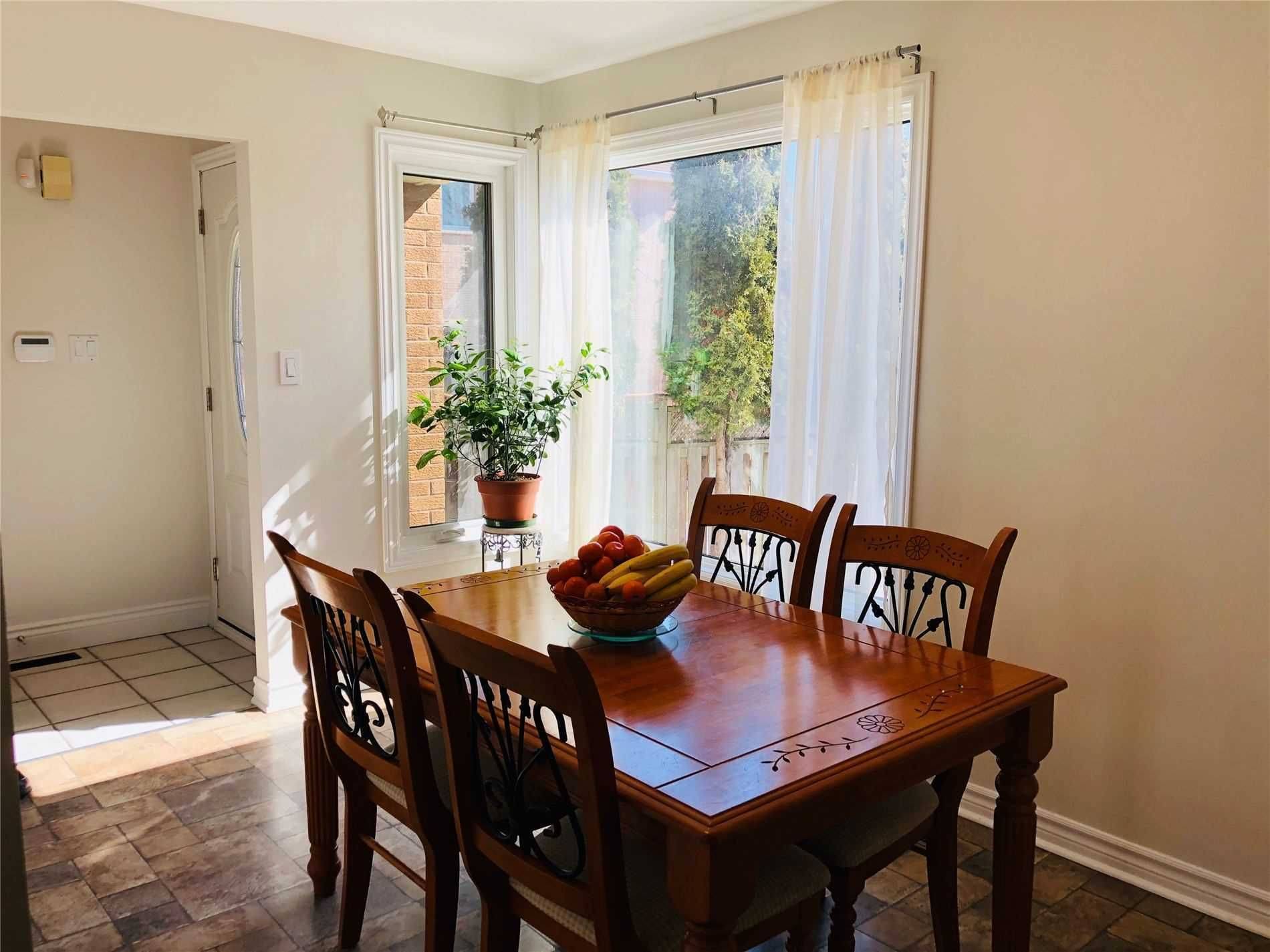 Brampton, ON L6Y 4T3,3 Mullis CRES