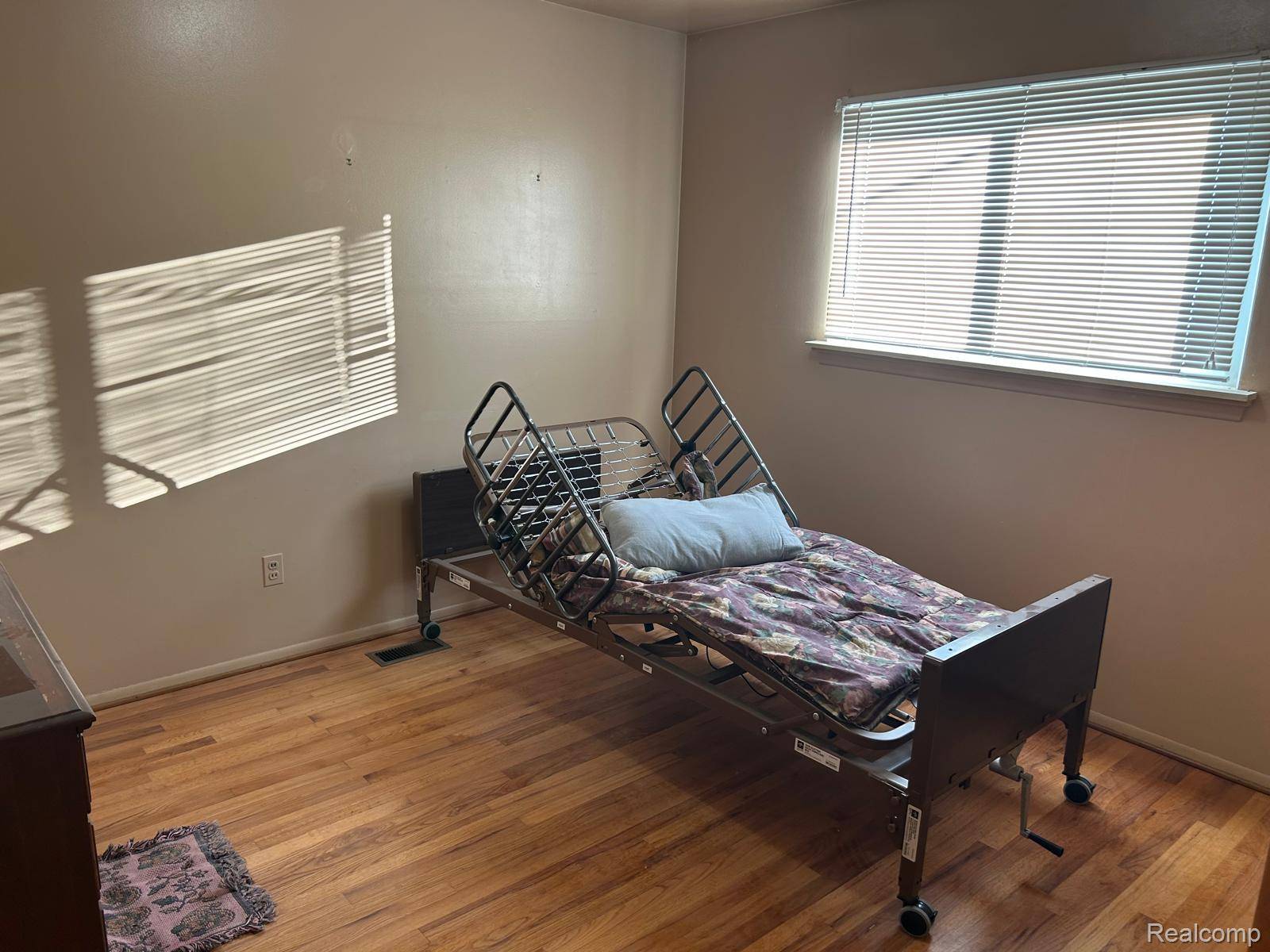 Allen Park, MI 48101,17219 Oconnor AVE