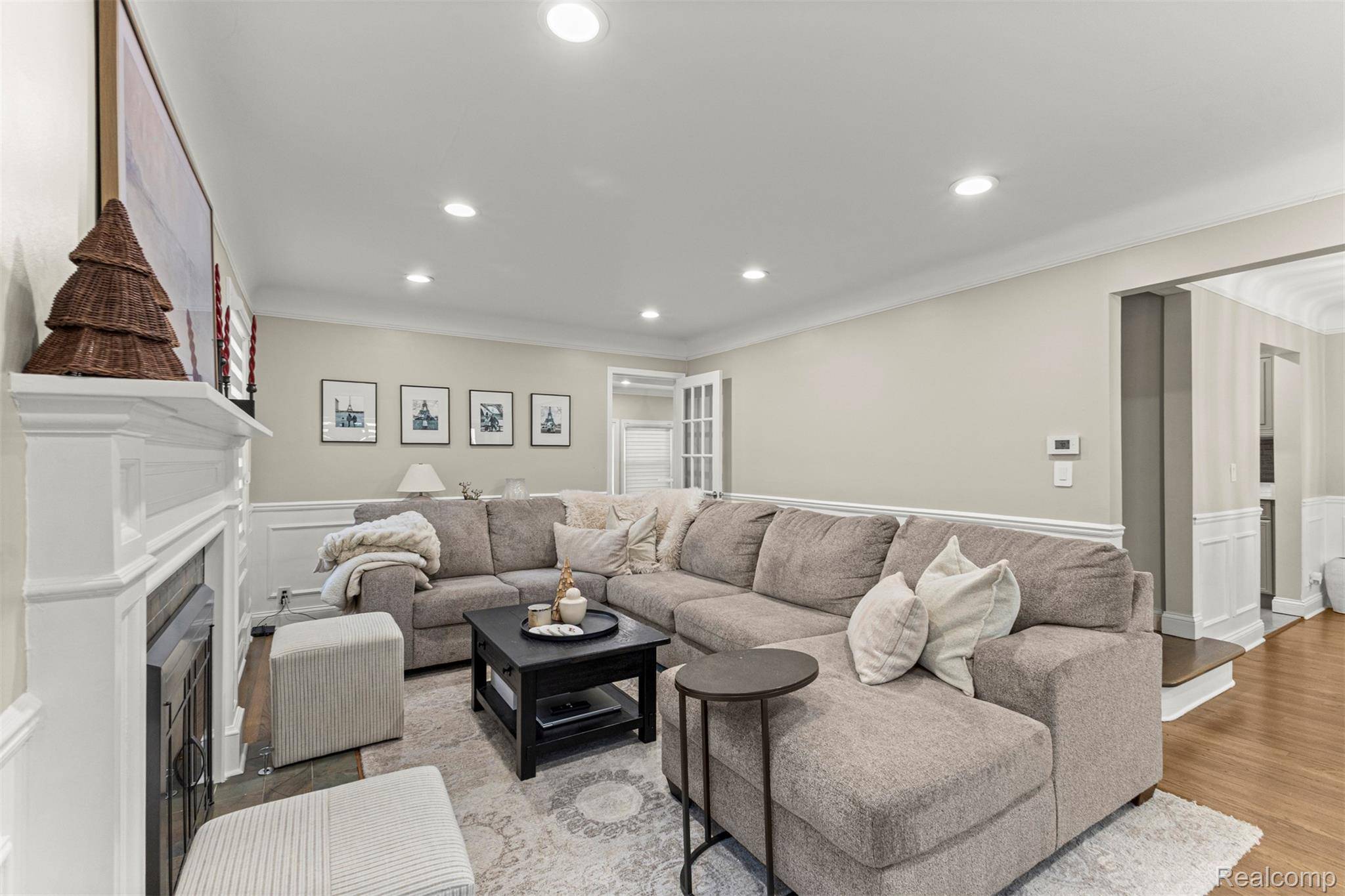 Dearborn, MI 48124,23470 Fordson DR