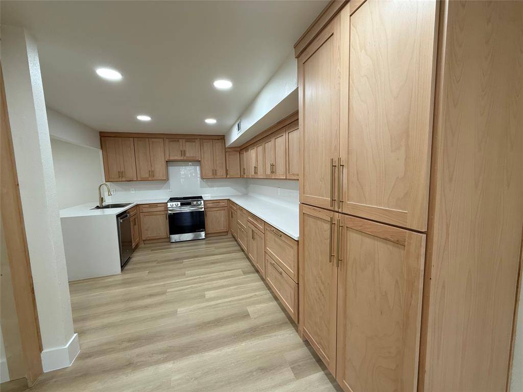 Fort Worth, TX 76120,821 Sylvan Drive