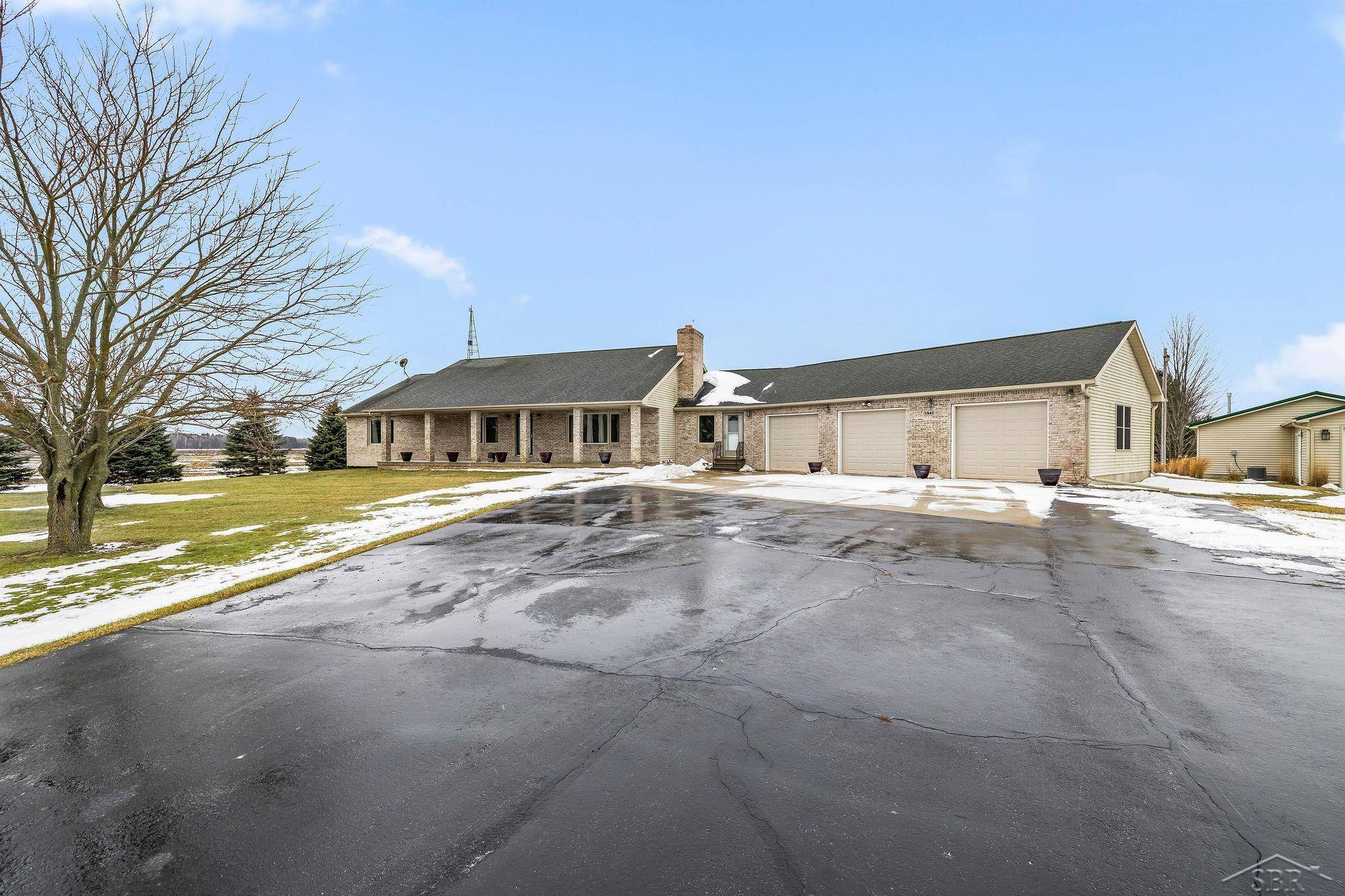 Pinconning, MI 48650,5949 N Mackinaw RD