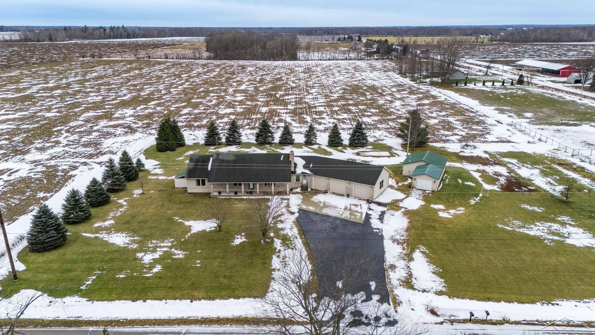 Pinconning, MI 48650,5949 N Mackinaw RD