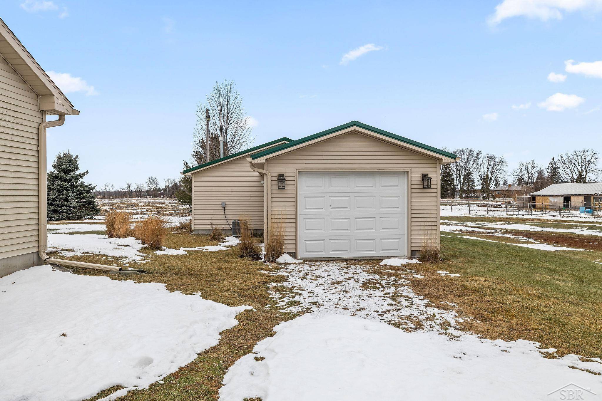 Pinconning, MI 48650,5949 N Mackinaw RD