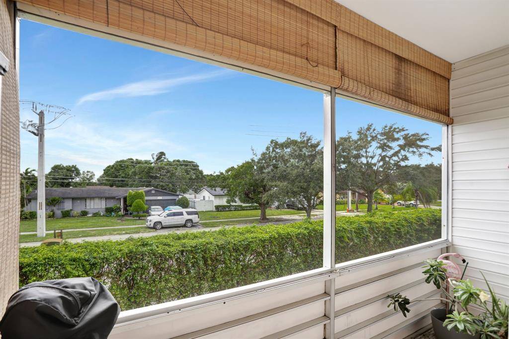 Fort Lauderdale, FL 33313,4451 NW 16th St #208