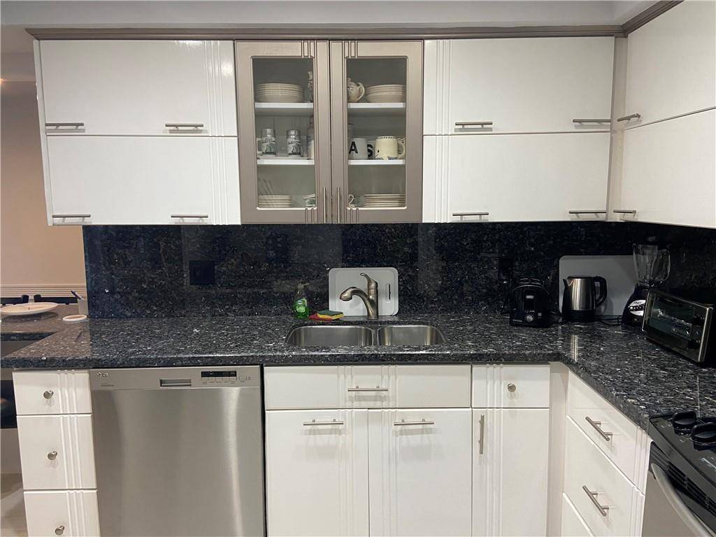 Lauderdale By The Sea, FL 33308,5000 N Ocean Blvd #810