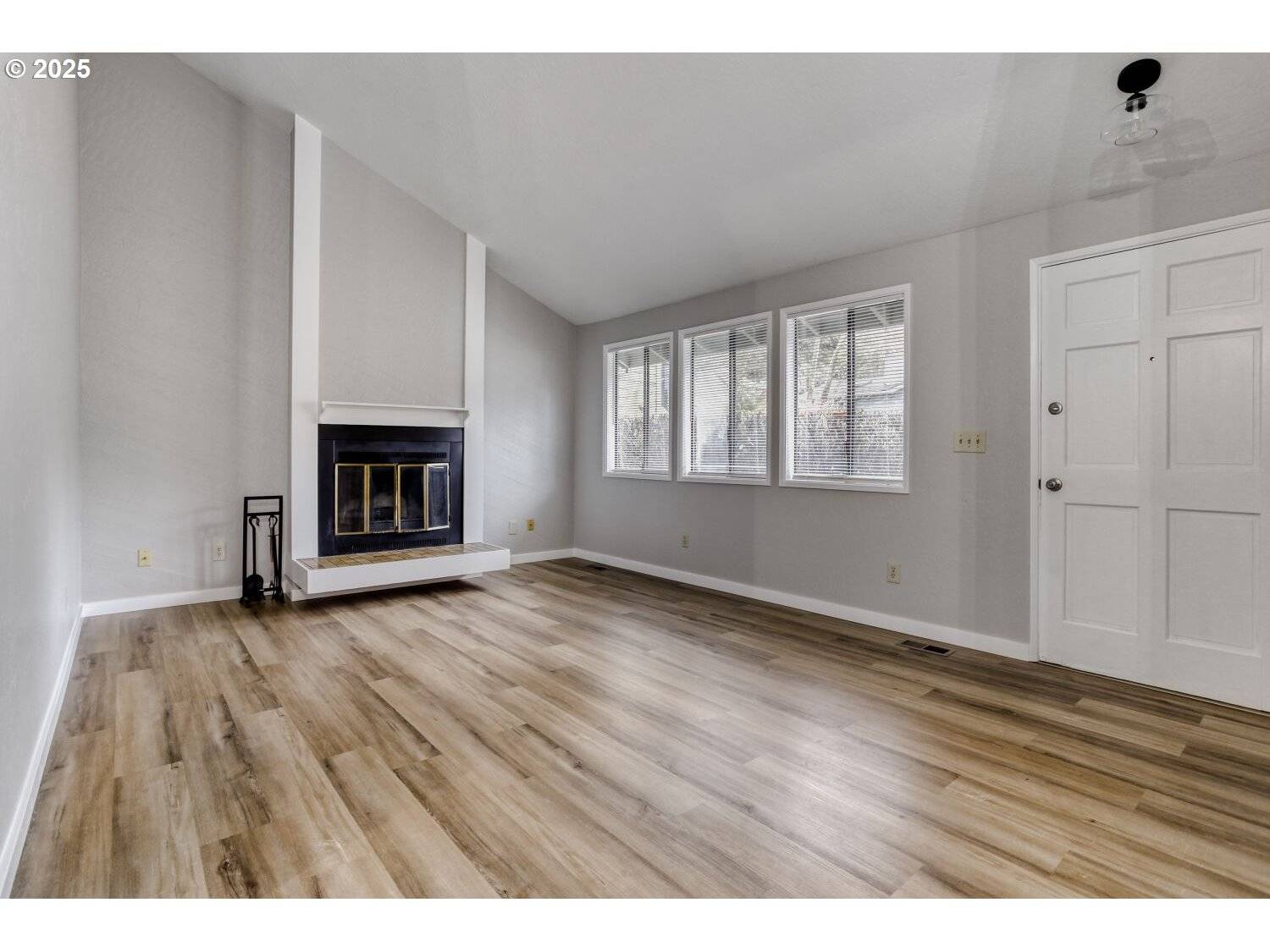 Lake Oswego, OR 97035,33 ORIOLE LN