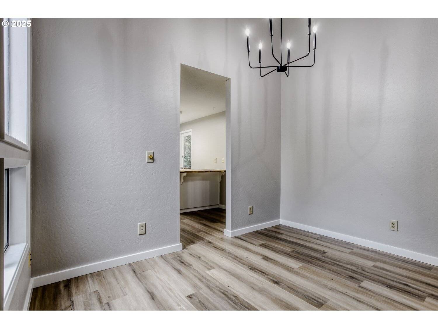 Lake Oswego, OR 97035,33 ORIOLE LN