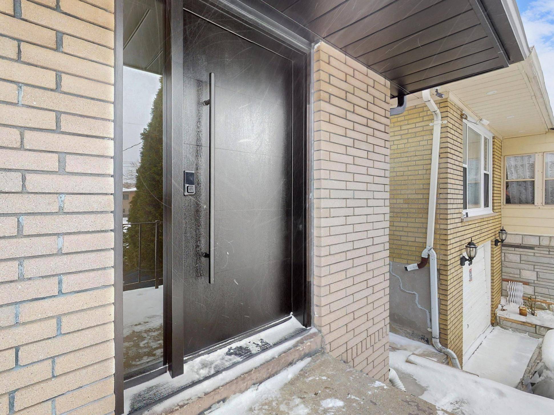 Toronto C13, ON M4A 1Z6,57 Saddle Ridge DR