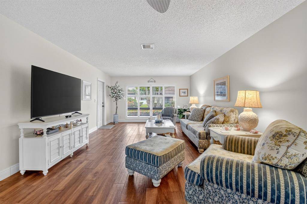 Boynton Beach, FL 33436,4725 Greentree Cir #A