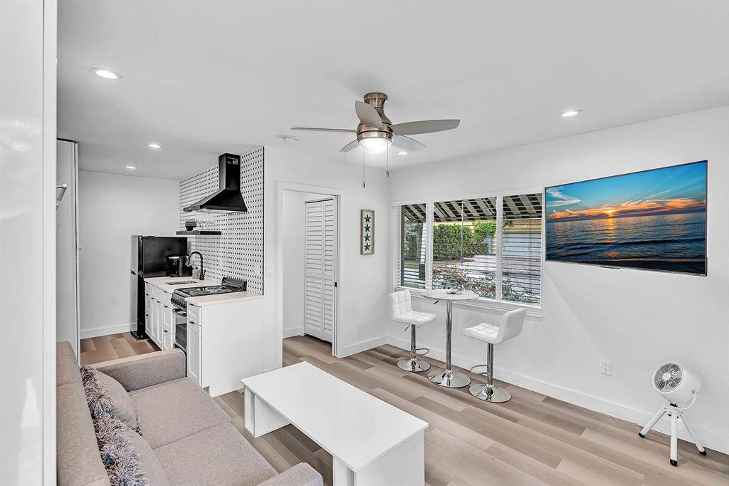 Fort Lauderdale, FL 33304,649 NE 16th TER