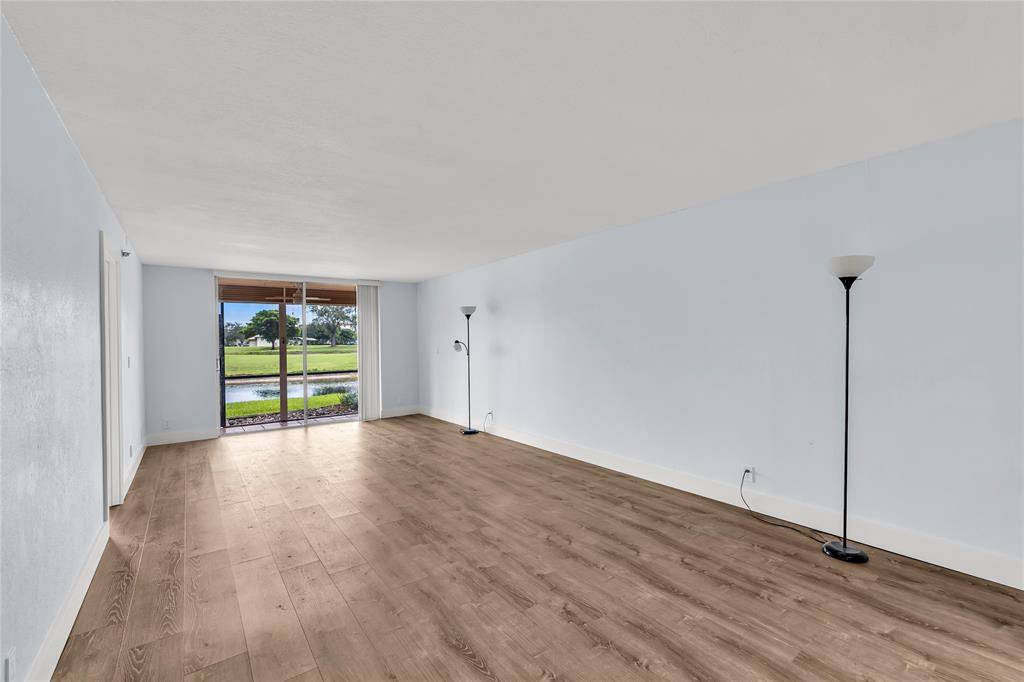 Davie, FL 33328,3100 W Rolling Hills Cir #109