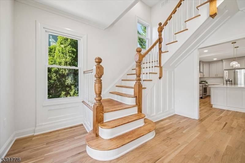 Somerville Boro, NJ 08876,211 E High St