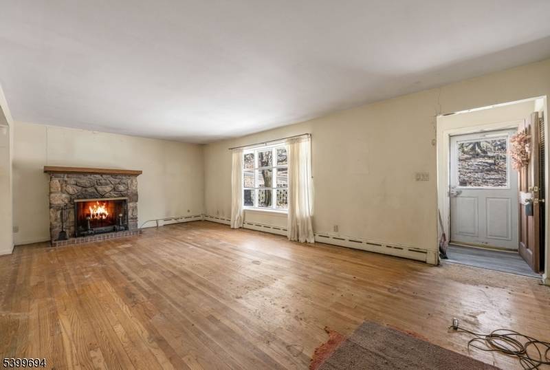 West Milford Twp., NJ 07480,91 Germantown Rd