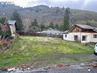 White Salmon, WA 98672,NE CENTER ST