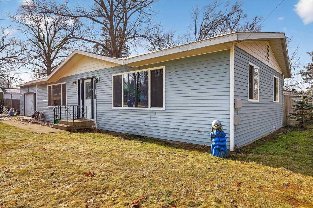 Dowagiac, MI 49047,517 Colby ST