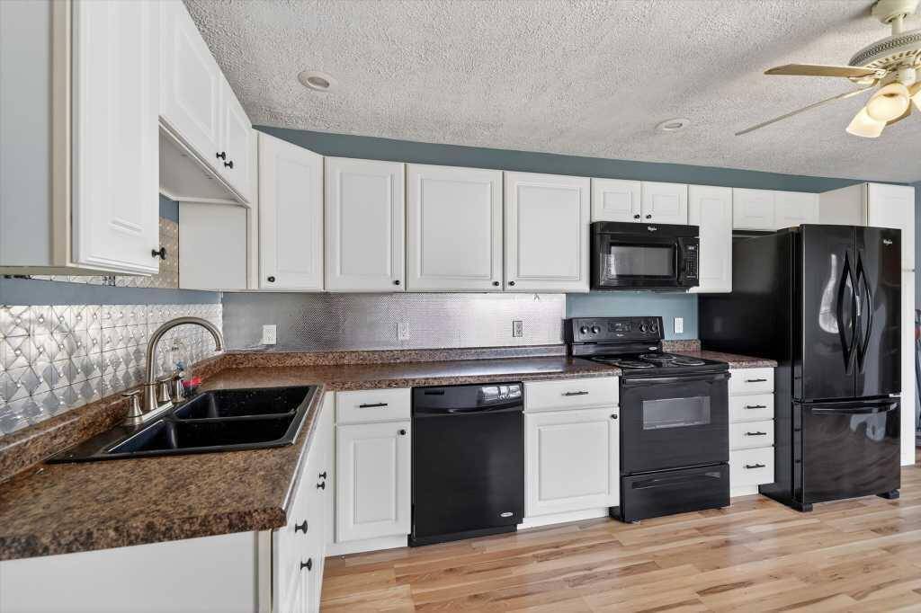 Dowagiac, MI 49047,517 Colby ST