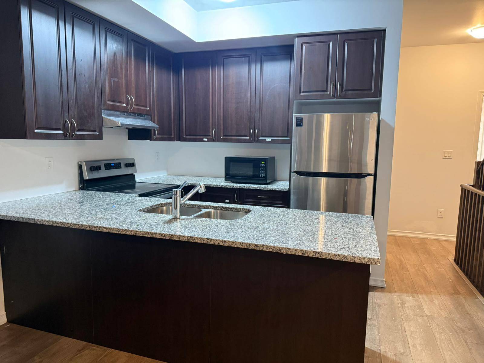 Oshawa, ON L1L 0P9,261 Danzatore PATH #18