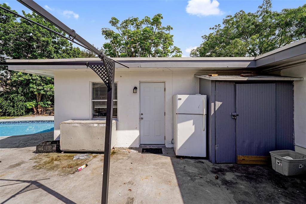 Hallandale Beach, FL 33009,1025 NW 8th St