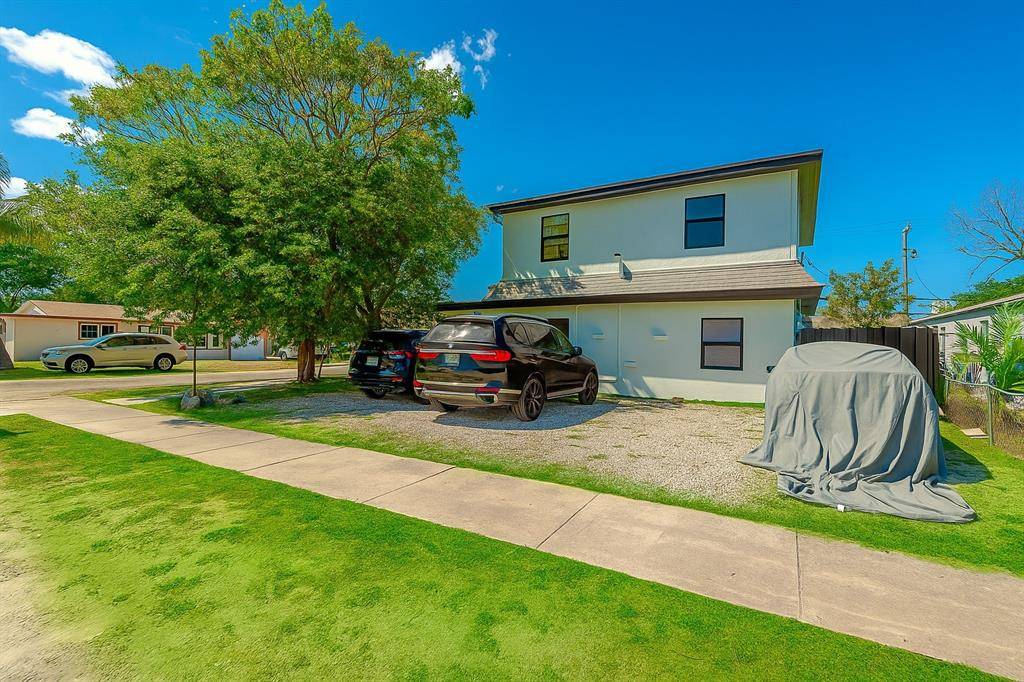 Hollywood, FL 33020,2447 Roosevelt St