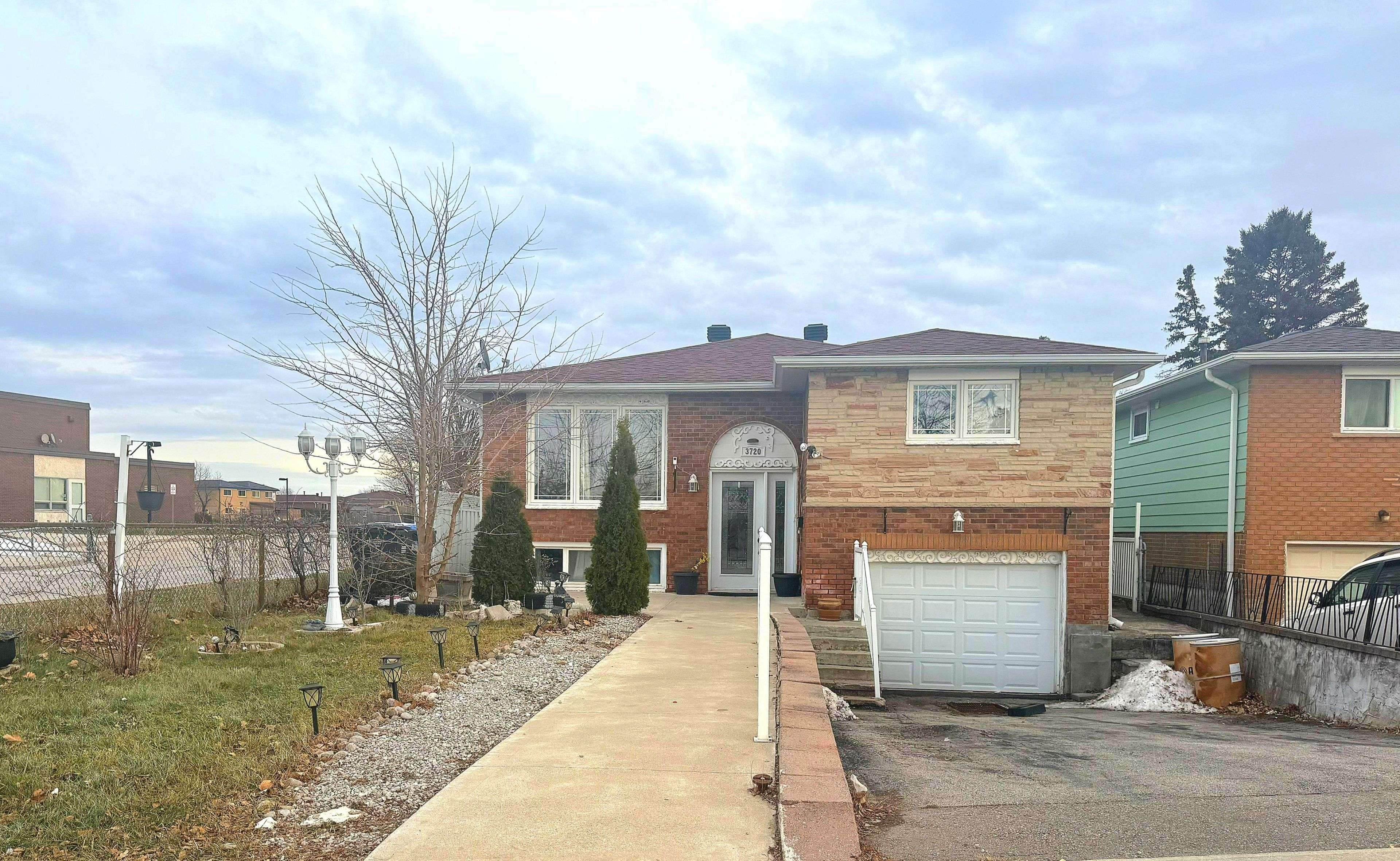 Mississauga, ON L4T 3M8,3720 Brandon Gate DR