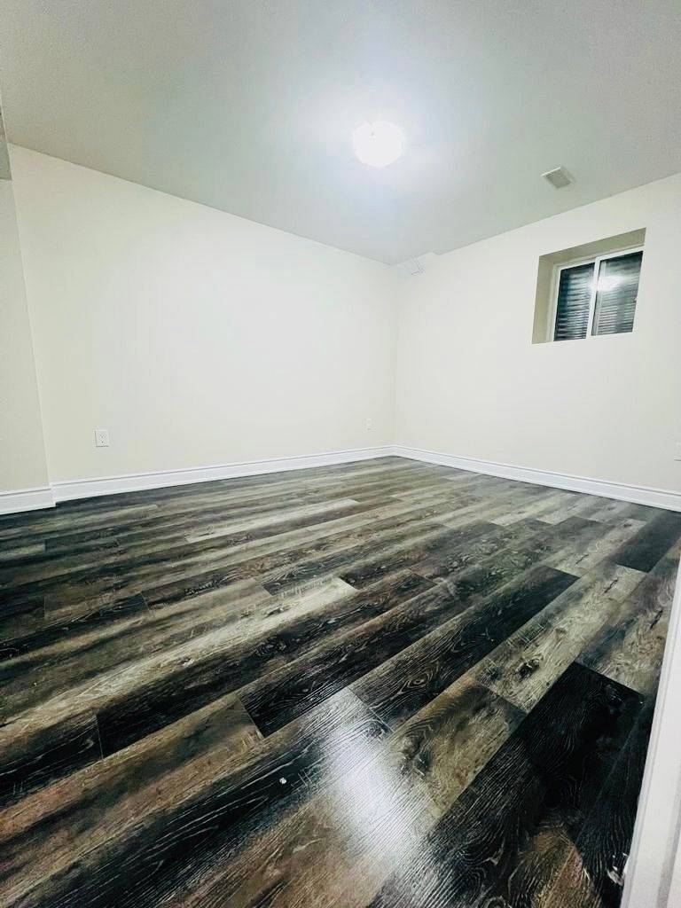 Brampton, ON L7A 4B9,19 Exhibition CRES