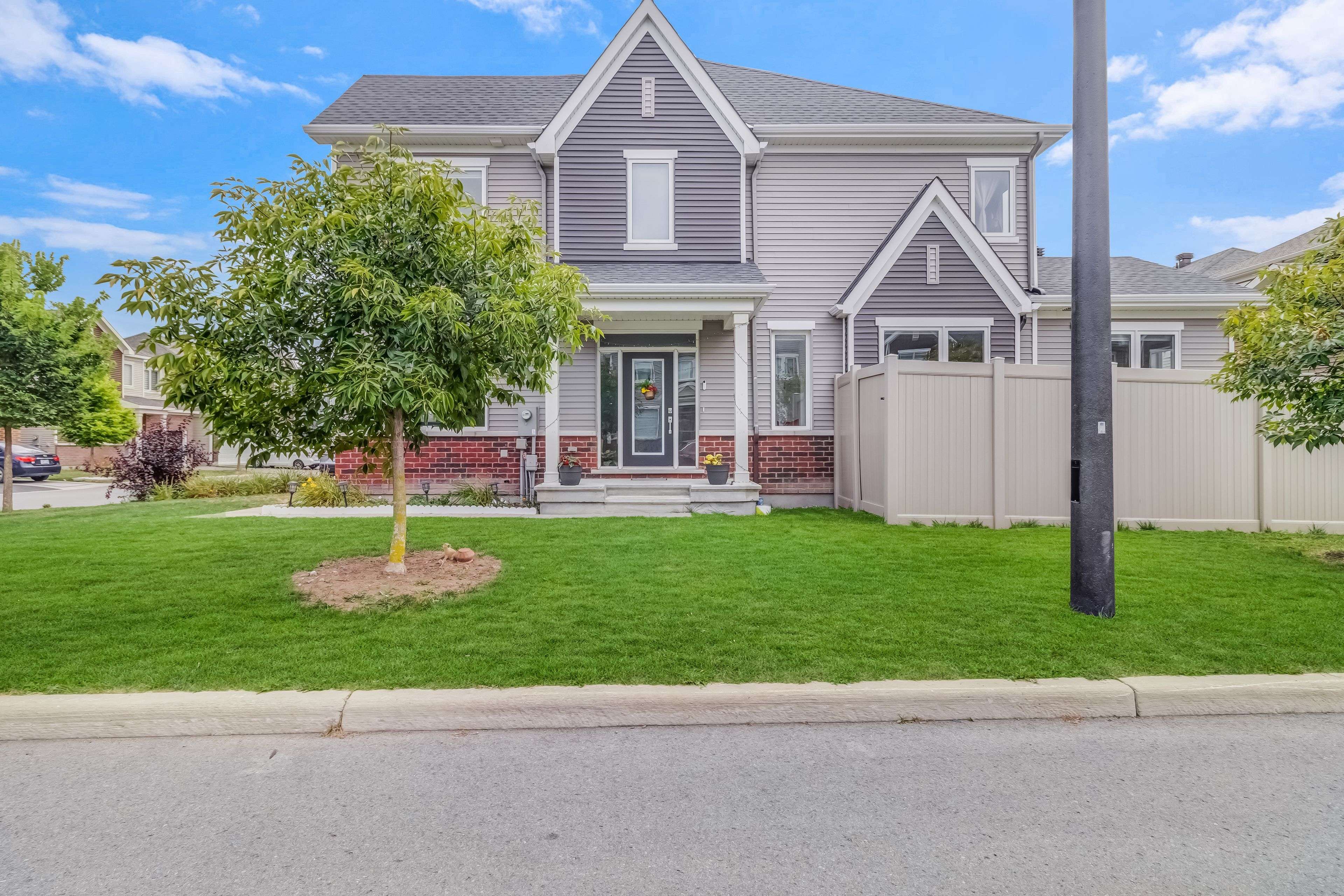 Barrhaven, ON K2J 6P6,20 Coppermine ST