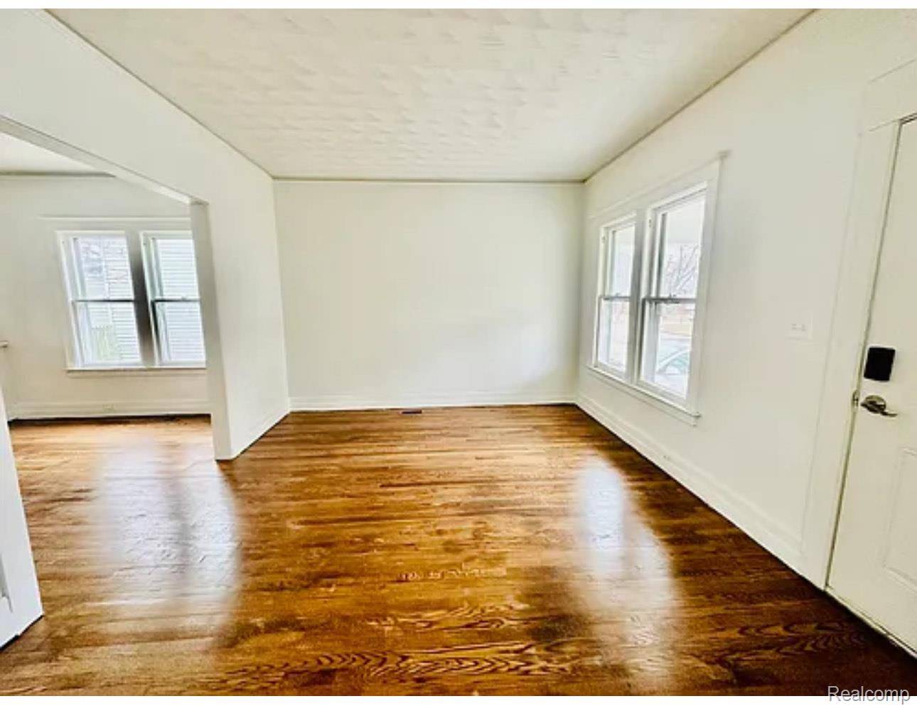 Center Line, MI 48015,8175 Central